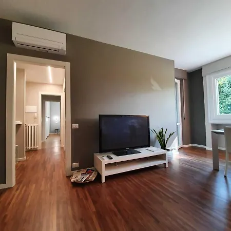 Pleasant Apartment In Verbania Near Lakebeach * Βερμπάνια