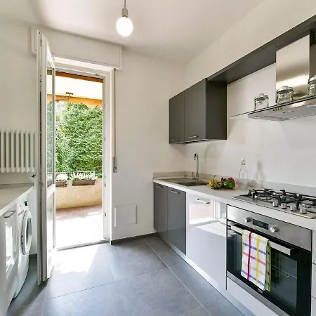Pleasant Apartment In Verbania Near Lakebeach * Βερμπάνια